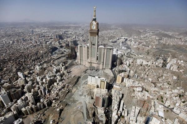 000 Royal Clock Tower Reu Gedung Royal Clock Tower di Makkah memiliki jam analog terbesar di dunia. (Foto: Reuters)