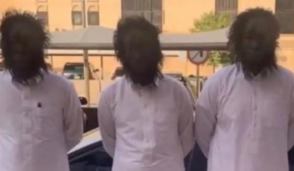 Niat Nge-prank Orang, 4 Pria Bertopeng Gorila Ini Malah Ditangkap Polisi