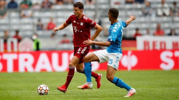 Bayern Munchen lagi-lagi takluk di laga uji coba pramusim 2021/2022.&nbsp; Bayern Munchen kalah 0-3 dari Napoli (foto: Twitter Resmi Bayern Munchen)