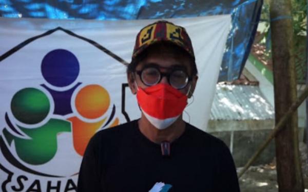 Tb Zainal Arifin merelakan mobilnya dijual untuk mendirikan dapur umum demi menyediakan makanan untuk warga terpapar Covid-19 yang sedang menjalani isoman. (Foto: iNews/Ervan David)