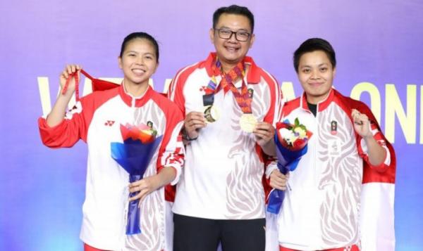 Eng Hian 1 Ganda putri Indonesia Greysia Polii/Apriyani Rahayu menyabet emas Olimpiade Tokyo 2020. Kesuksesan mereka tak lepas berkat tangan dingin sang pelatih, Eng Hian. (Foto: Reuters)