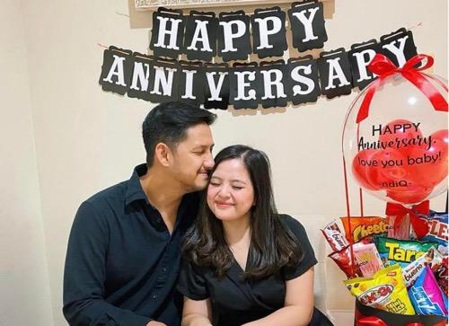 Tasya Kamila 11 Tasya Kamila dan suami saat annivesary.