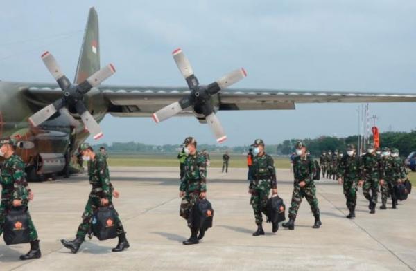 Seratusan tenaga kesehatan TNI siap ditugaskan di lima kabupaten-kota di DI Jogjakarta. (Foto: Puespenad)