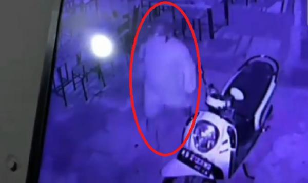 Rekaman CCTV pencurian ikan arwana di sebuah kafe di Pontianak. (Foto: Polresta Pontianak).