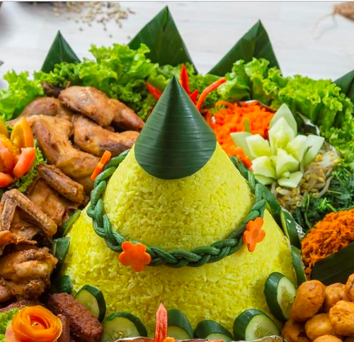 Screen Shot 2021 08 10 At 09 57 36 Perayaan 17 Agutus-an selalu identik dengan berbagai perlombaan, salah satunya adalah makan kerupuk dan bikin nasi tumpeng. (Foto: Instagram)