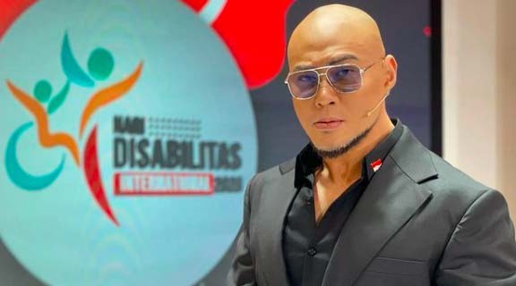 Deddy Corbuzier sempat pamit dari medsos karena sakit. (Foto: Instagram)