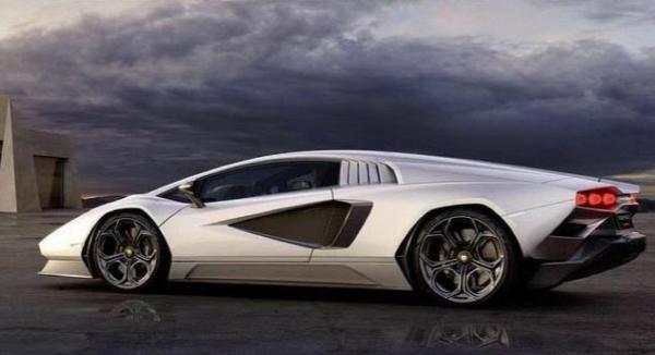 Pemerintah Provinsi Bali membagikan ratusan ribu masker untuk pedagang pasar. (Foto: Pemprov Bali)