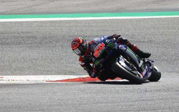 Fabio Quartararo Pembalap Monster Energy Yamaha, Fabio Quartararo, menikung tajam di Sirkuit Red Bull Ring dalam MotoGP Austria 2021, Sabtu (14/8/2021). (Foto: REUTERS/Borut Zivulovic)