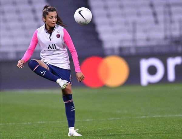 Nadia Nadim Nadia Nadim saat bermain di PSG Women (foto: Instagram/Nadia9Nadim)