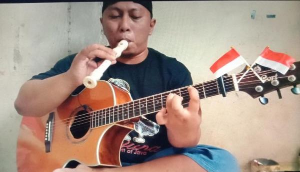 Gitaris Alip Ba Ta Gebrak Agustusan Dengan Fingerstyle Ibu Pertiwi ...