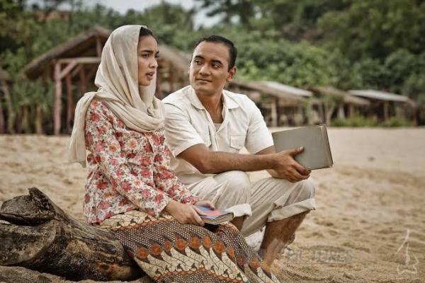 Tika Bravani di film Soekarno.