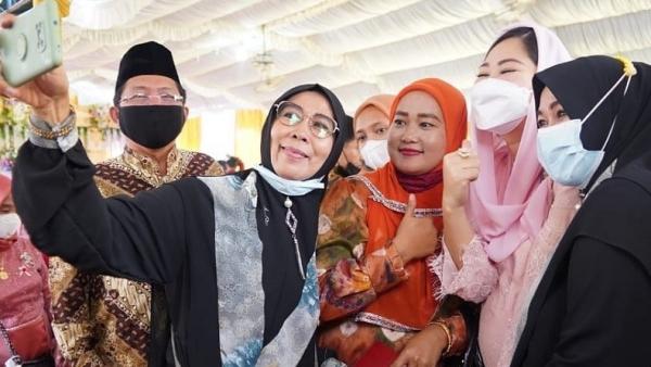 Percha Leanpuri Putri Herman Deru 4