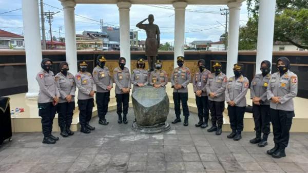 Kepala Pusat Sejarah (Kapusjarah) Mabes Polri Kepala Pusat Sejarah (Kapusjarah) Mabes Polri, Brigjen Pol Apriastini Bakti Bugiansri mengunjungi Kota Bukittinggi (Antara)