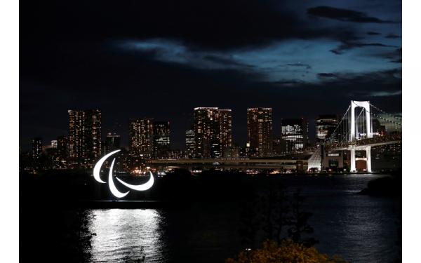 Simbol The Three Agito Paralimpiade Tokyo 2020 di Teluk Tokyo, Odaiba, Jepang. (Foto: REUTERS/Molly Darlington)