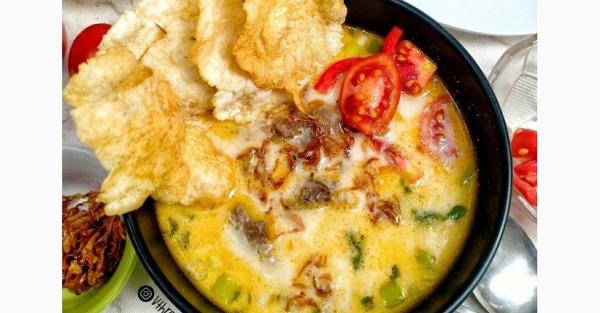  Makanan Khas Betawi, Soto Betawi (Foto: Elis Novit)