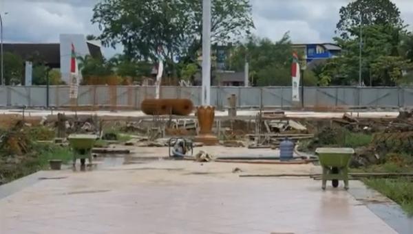 Taman Pendopo Gubernur Kalbar Renovasi taman pendopo rumah dinas Gubernur Kalimantan Barat di Pontianak. (Foto: iNews/Uun Yuniar)