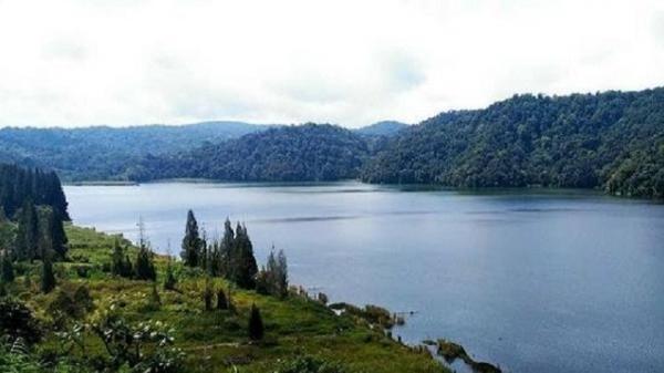 Wisata Danau Lau Kawar di Sumut yang memiliki air sangat jernih dan udara sejuk. (Foto: Instgram/Lau_Kahar)