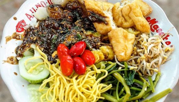Rujak gamel Mbak Wati (Foto: Instagram/aboutcirebonfood)