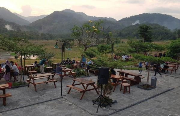 Kopi Ingkar Janji Kopi Ingkar Janji menjadi salah satu tempat nongkrong di Perbukitan Menoreh. (foto: istimewa)
