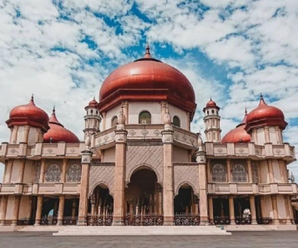 Masjid Agung Baitul Makmur Meulaboh. (Foto: Instagram @masjidacehnusantara)