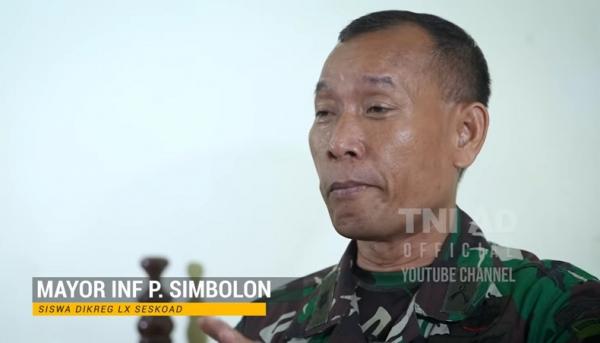 Mayor Inf P Simbolon lulus Seskoad meski mengalami sakit stroke. (Foto akun Youtube TNI AD).