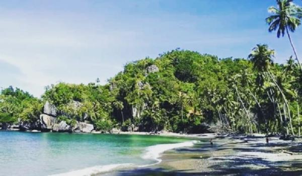 Pantai Batee Puteh. (Foto: Instagram @WisataPantaiBateePuteh)