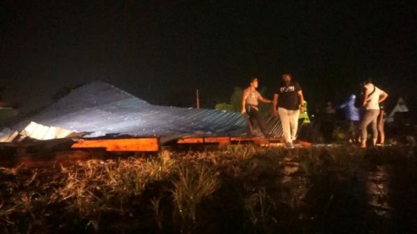 Pembongkaran lima tempat judi king di Mimika, Papua (Nathan Making/MNC Portal)