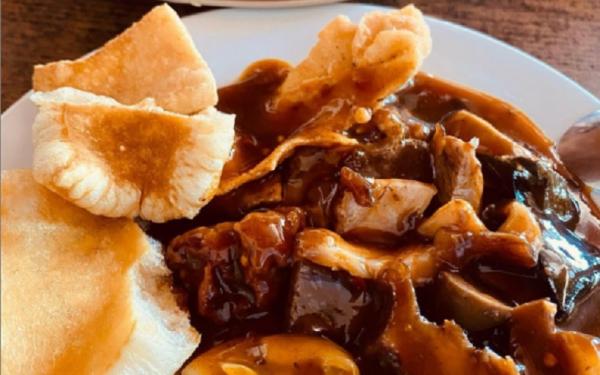 Siobak Khelok Buleleng Siobak Khelok, kuliner akulturasi Bali dan Tionghoa. (Foto: Instagram @Steve teds)