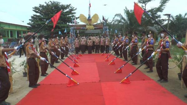 Pelantikan Pramuka di Bangka Selatan Memukau, Bentuk 3.000 Tongkat Jadi Menara. (Foto:ist)
