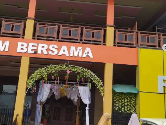 Rumah makan bersama salah satu tempat makan favorit di Bulukmba. (Foto: Instagram)