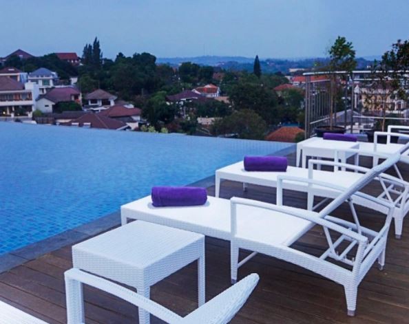 Tempat menginap di Semarang paling representatif salah satunya di Grand Edge Hotel. (Foto: Instagram)