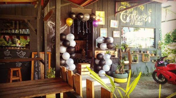 Omah Kayu Café Omah Kayu Café (Instagram/omahkayucafe)