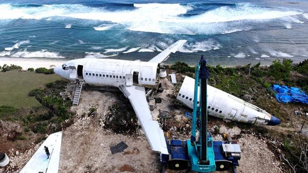 13 Ant Pesawat Wisata 3 Pesawat terbengkalai di Kuta, Bali. (Foto: Antara)