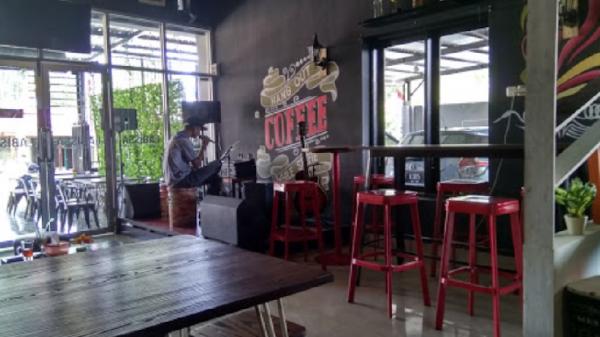 Labissa Caf&eacute; & Car Wash di Bulukumba. (Foto: Istimewa).