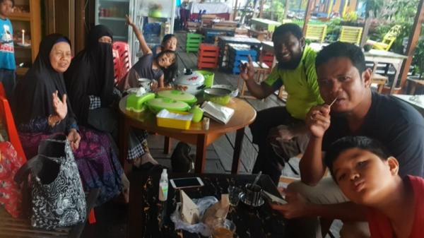 Tempat nongkrong di wilayah Asmat Papua yang asyik bersama kelularga. (Foto: Istimewa).