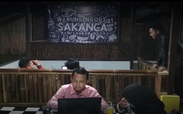 Tempat Nongkrong di Pelabuhan Ratu,  Warung Ngopi Sakanca (Foto: DR Channel)
