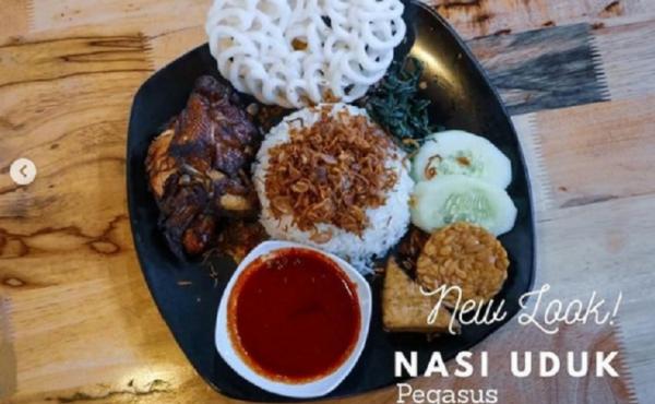 Menu yang disajikan di Ayam Pegasus. (Foto: Instagram)
