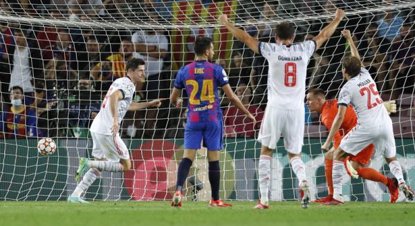 Misi revans Barcelona ke Bayern Munchen gagal total. Klub Katalan itu justru kembali dibantai raksasa Bavarian 0-3 pada matchday pertama Grup E Liga Champions. (Foto: REUTERS/Albert Gea)