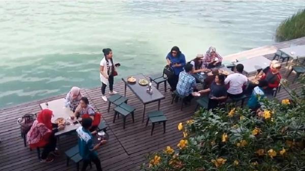 Tempat Makan di Tomohon, D Linow. (Foto: Ist)