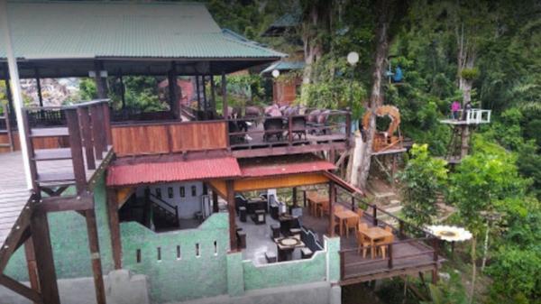 Tempat makan di Tomohon, We’lu Café & Resto. (foto: Ist)