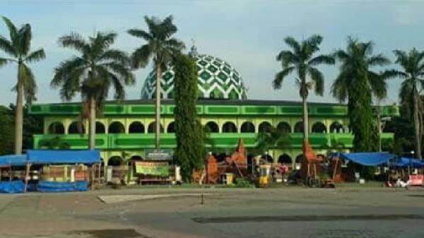MASJID RAYA FADLULLAH ARJAWINANGUN Masjid Raya Fadlullah Arjawinangun, Kota Cirebon. (Foto: istimewa)