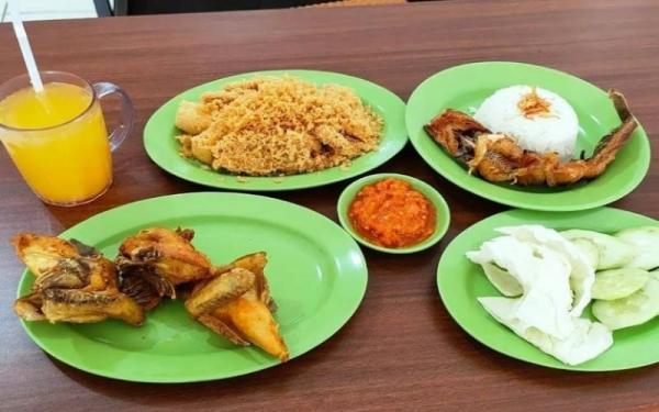 Pecel Lele Nusantara juga tersedia di Betung. (Foto: Instagram/@pecelelenusantara.pku)
