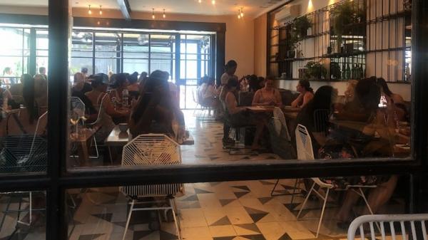 Tempat makan di Kuta Bali, Sisterfields. (Foto: Ist)