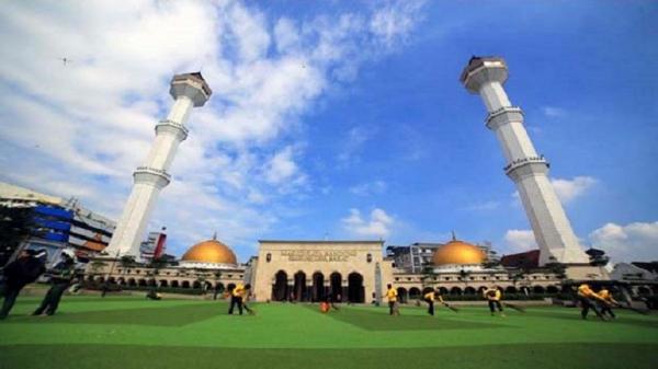 Masjid Raya Bandung, Jalan Asia Afrika, Kota Bandung. (Fofo: Dokumentasi KORAN SINDO)