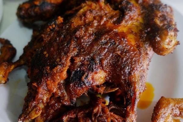 Enthok Rempah Imogiri di Botokencana, Wirokerten, Banguntapan, Bantul menjadi salah satu rekomendasi 15 tempat makan di Bantul Yogyakarta. (Foto : Ig enthokrempahimogiri)