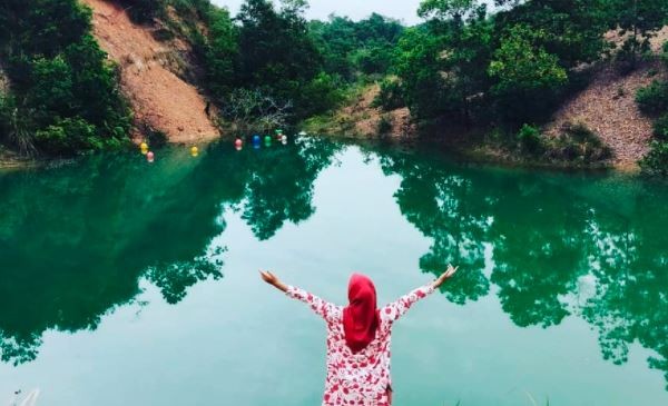 Danau Biru Sempaka salah satu tempat menarik di Banjarmasin Kalimantan Selatan. (Foto: Instagram)