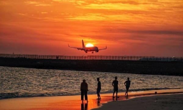 Pantai Kelan Sunset di Pantai Kelan, Kuta, Bali. (Foto: Instagram @ceritabaline)