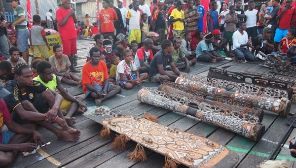 Suasana saat Festival Budaya Asmat atau Pesta Budaya Asmat di Distrik Agats, Kabupaten Asmat, Papua. (Foto: iNews/Maria Christina)