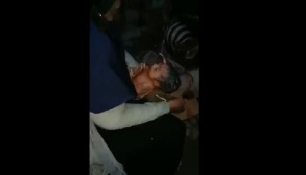 Penemuan bayi dibuang dalam keadaan ari-ari masih menempel di Mempawah, Kalimantan Barat, Selasa (21/9/2021). (Foto: iNews/Uun Yuniar)