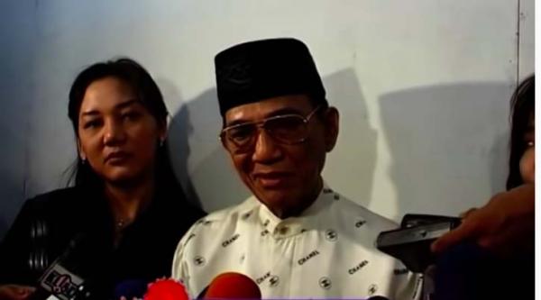 Kisah Asmara Eddy Sud, Ditinggal Wafat Istri Pertama Menikah dengan Pedangdut Cantik Itje Trisnawati